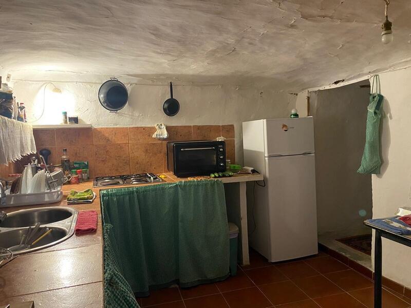 4 bedroom Cave House for sale