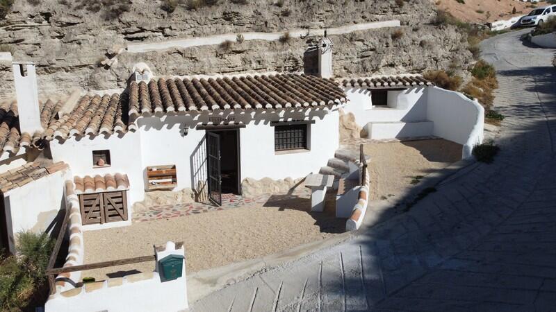 3 slaapkamer Grotwoning Te koop