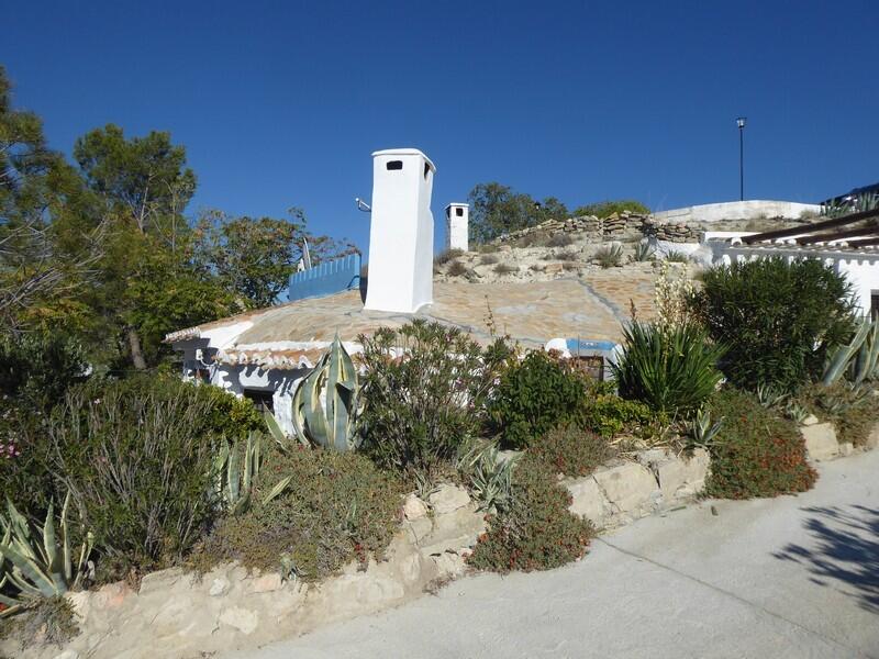 3 soveværelse Grottehus til salg 3 soveværelse Grottehus til salg