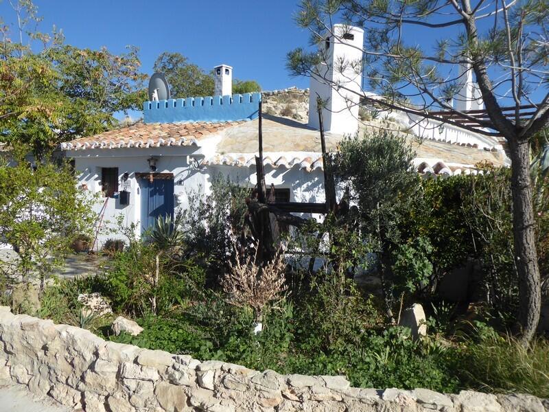 3 soveværelse Grottehus til salg 3 soveværelse Grottehus til salg