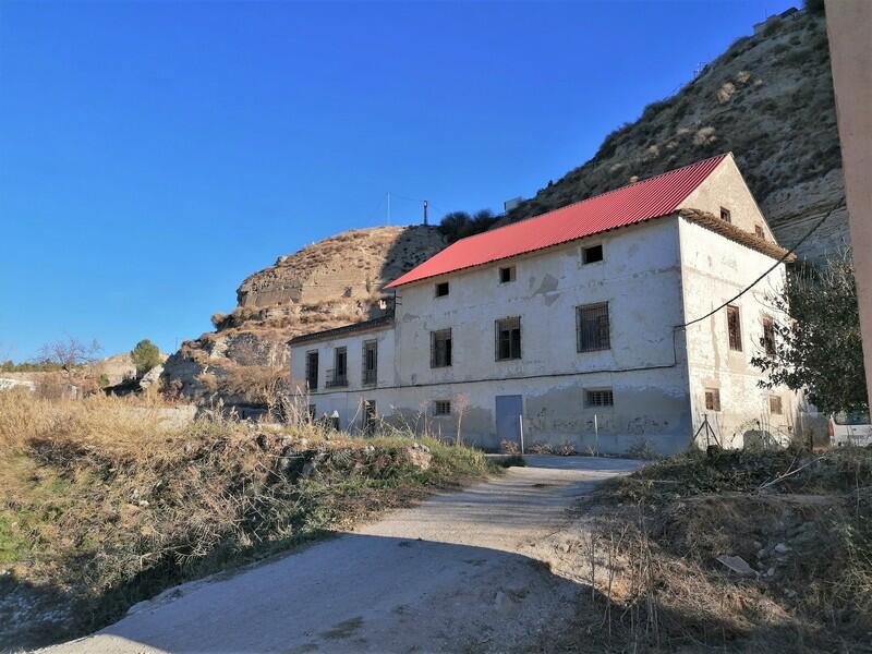 8 bedroom Country House for sale