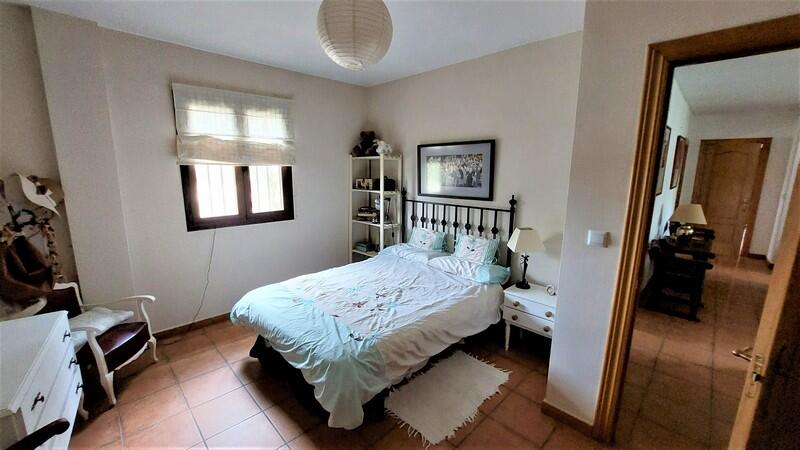 3 bedroom Country House for sale 3 bedroom Country House for sale