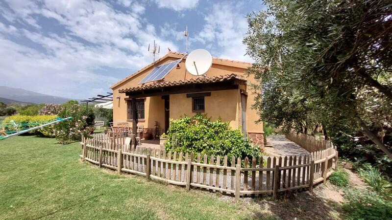 3 bedroom Country House for sale 3 bedroom Country House for sale