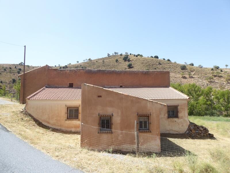 6 bedroom Country House for sale