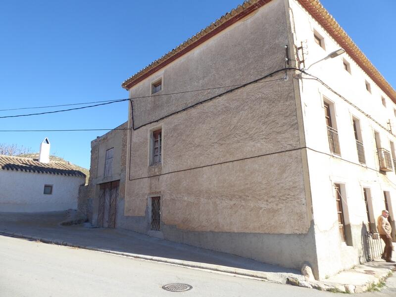 9 Cuarto Casa de Campo en venta