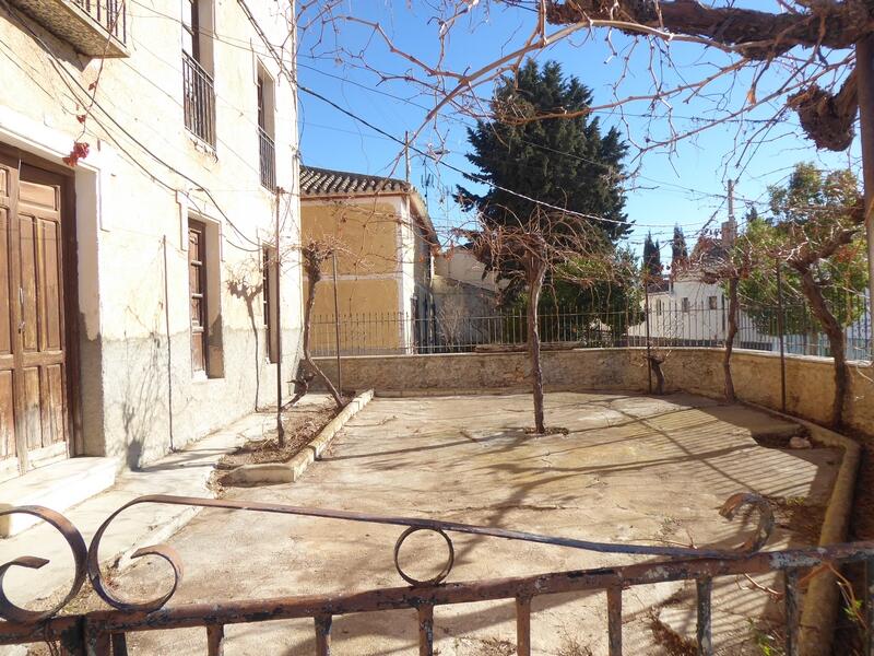 9 Cuarto Casa de Campo en venta