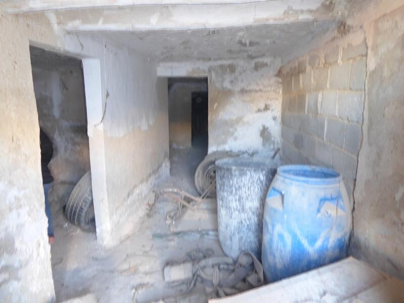 6 soveværelse Grottehus til salg