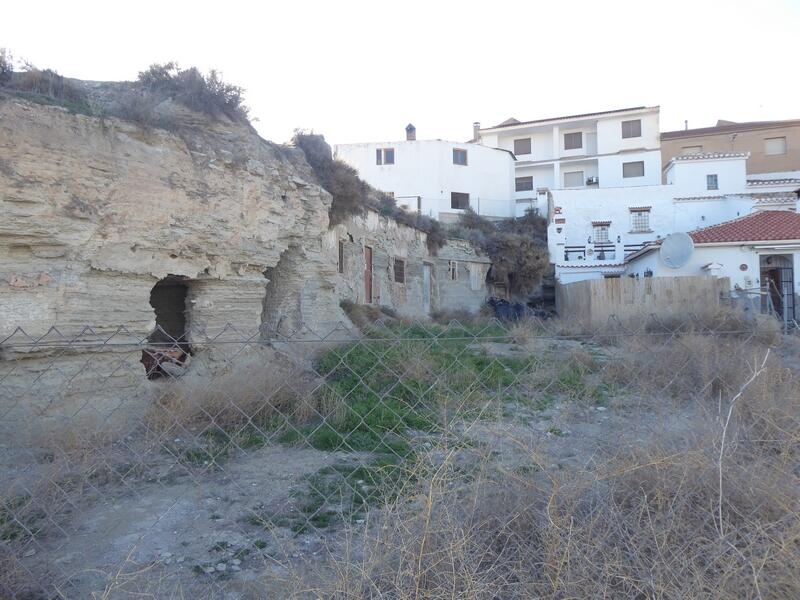 6 soveværelse Grottehus til salg