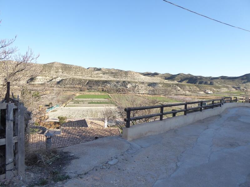 6 soveværelse Grottehus til salg