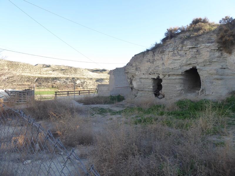 6 soveværelse Grottehus til salg