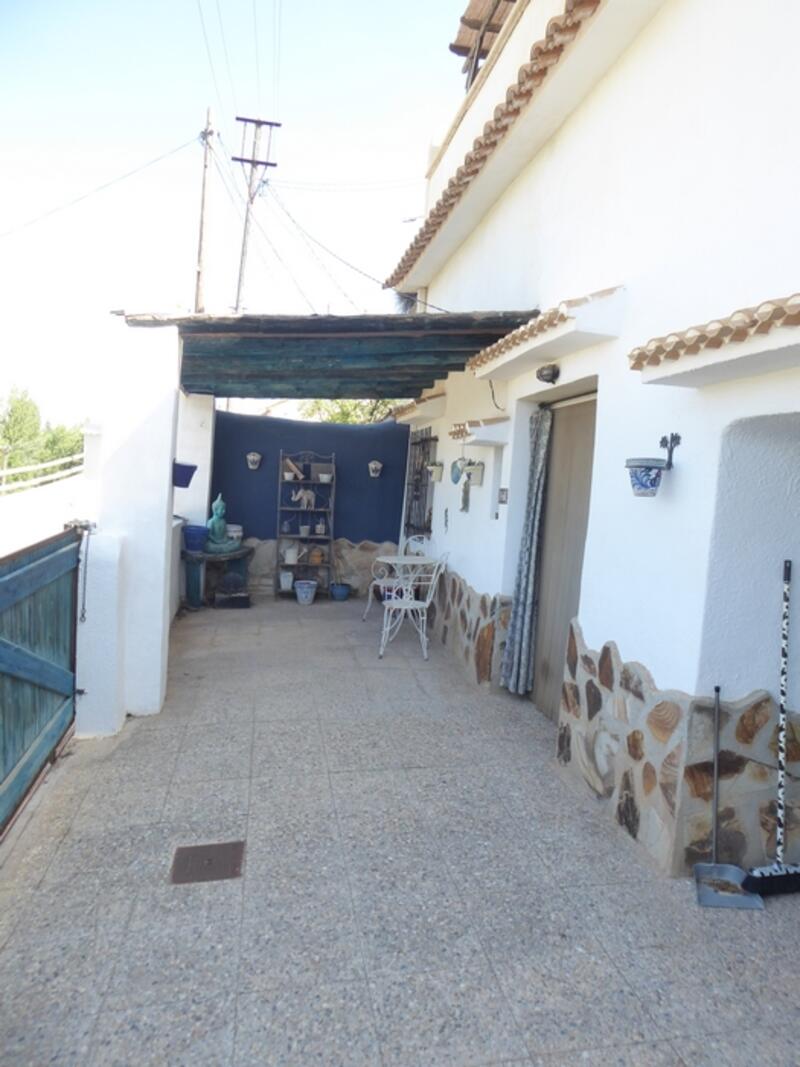 3 soveværelse Grottehus til salg