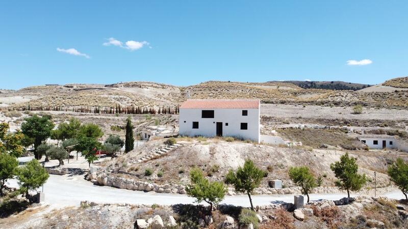 3 bedroom Country House for sale