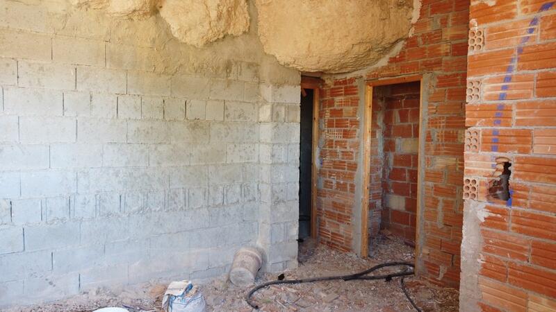 5 soveværelse Grottehus til salg