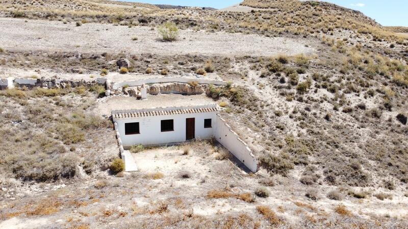 5 soveværelse Grottehus til salg