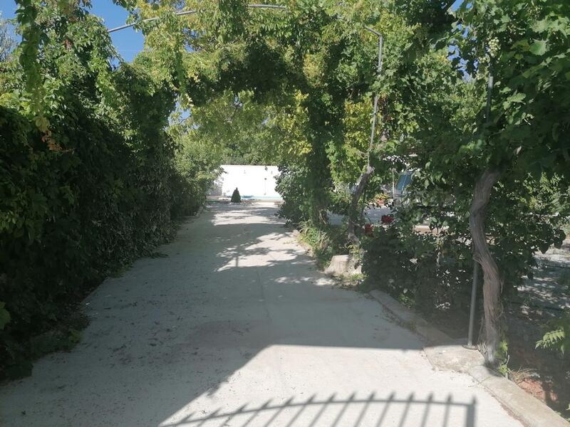 6 bedroom Country House for sale