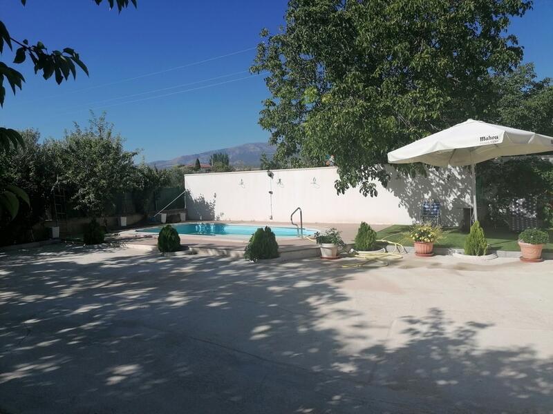 6 bedroom Country House for sale