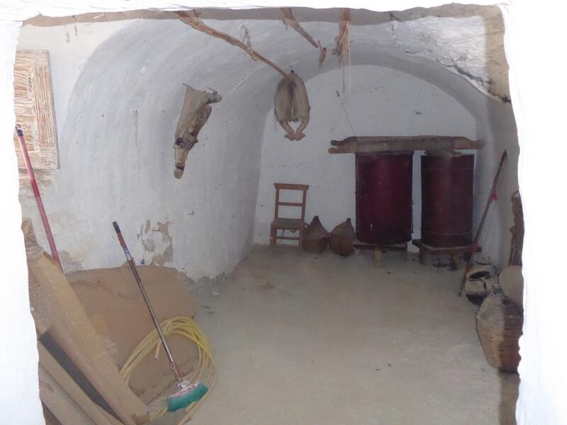 5 bedroom Cave House for sale