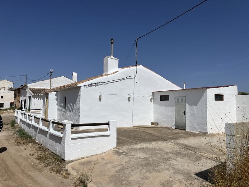 2 bedroom Country House for sale