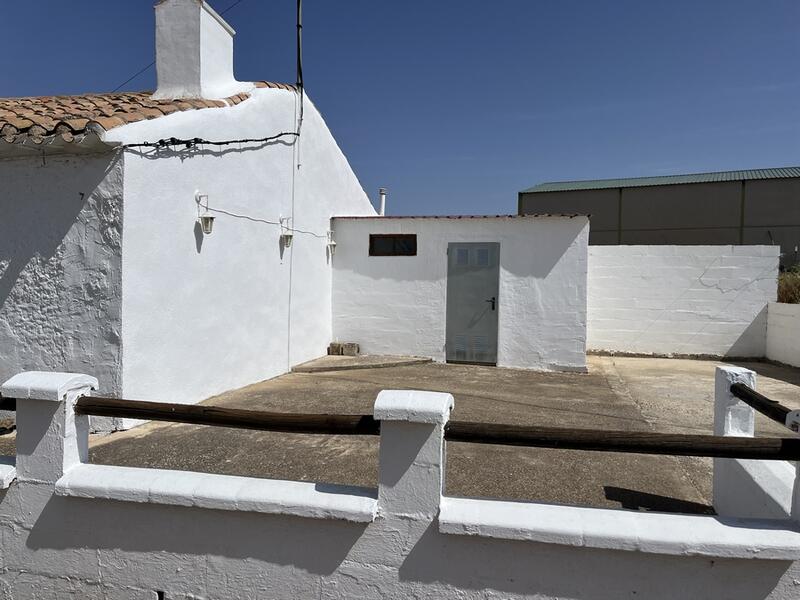 2 bedroom Country House for sale