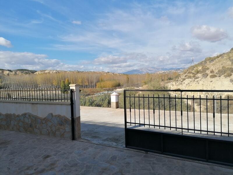 5 bedroom Cave House for sale