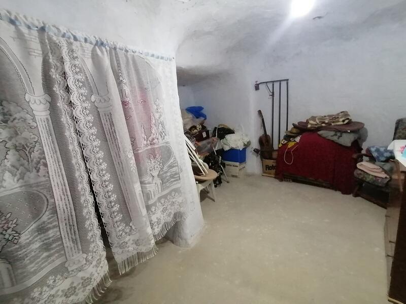 4 bedroom Cave House for sale