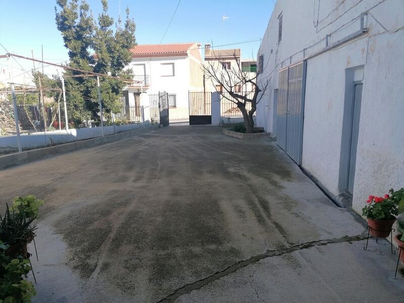 4 bedroom Cave House for sale