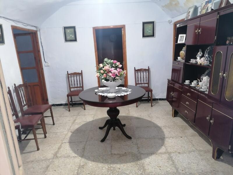 4 bedroom Cave House for sale