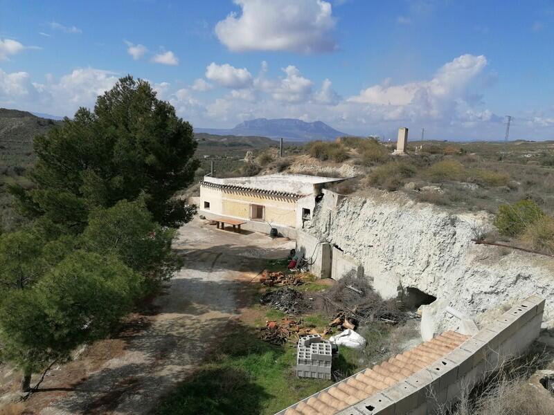 Cave House for sale in Cullar, Granada