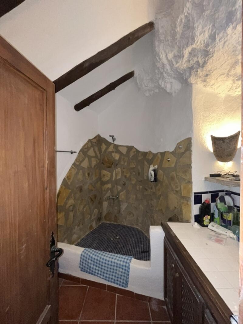 3 sovrum Grottahus till salu