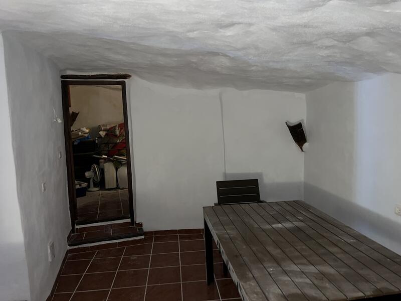 3 sovrum Grottahus till salu