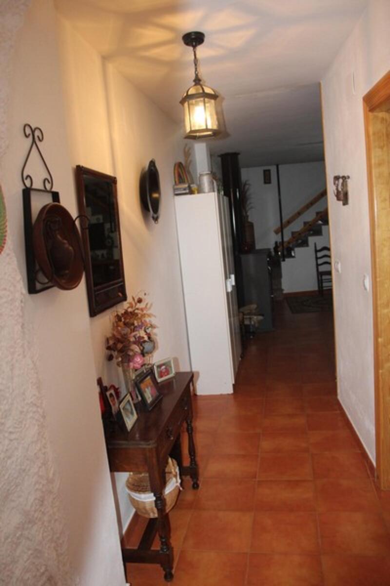 4 bedroom Cave House for sale