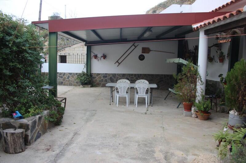 4 bedroom Cave House for sale