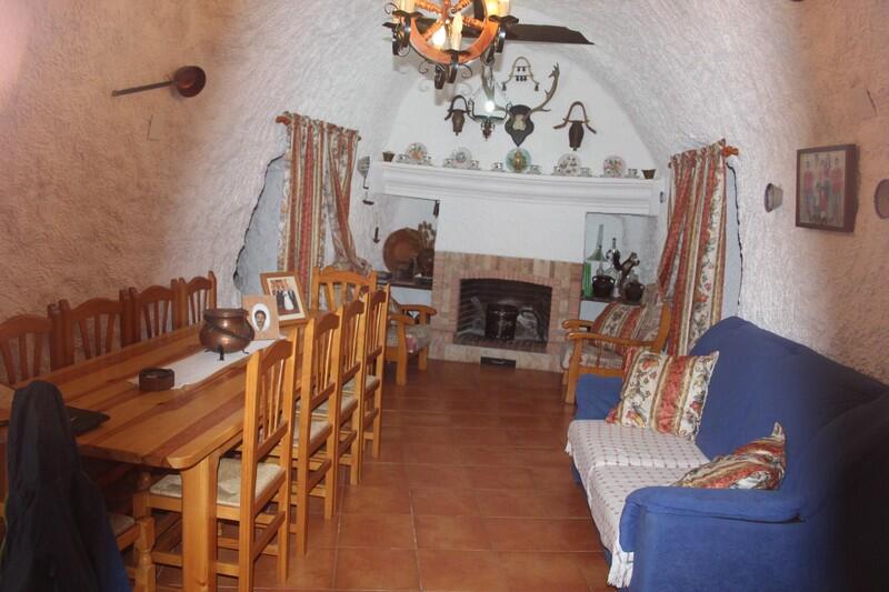 4 bedroom Cave House for sale