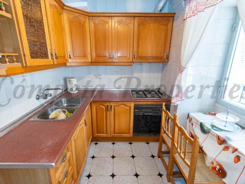 4 bedroom Townhouse for sale