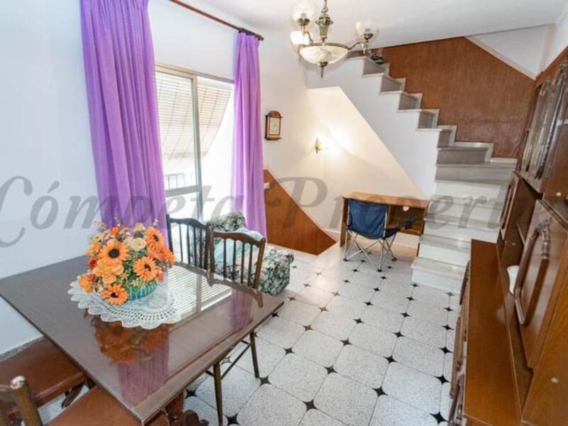 4 bedroom Townhouse for sale