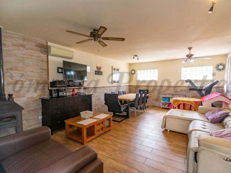 4 Schlafzimmer Stadthaus zu verkaufen