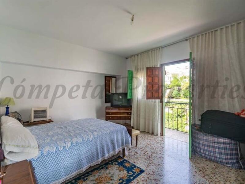 3 slaapkamer Gezinswoning Te koop