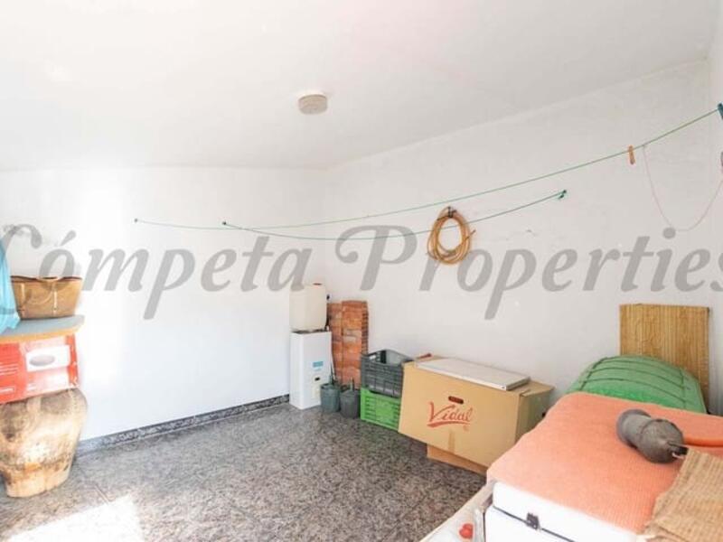 3 slaapkamer Gezinswoning Te koop