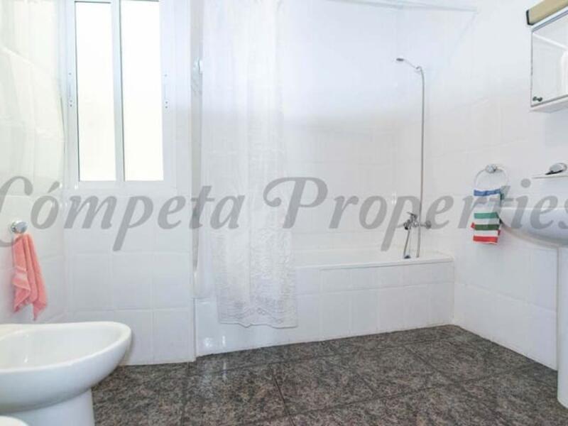 3 slaapkamer Gezinswoning Te koop