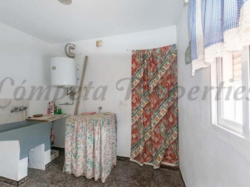 3 slaapkamer Gezinswoning Te koop