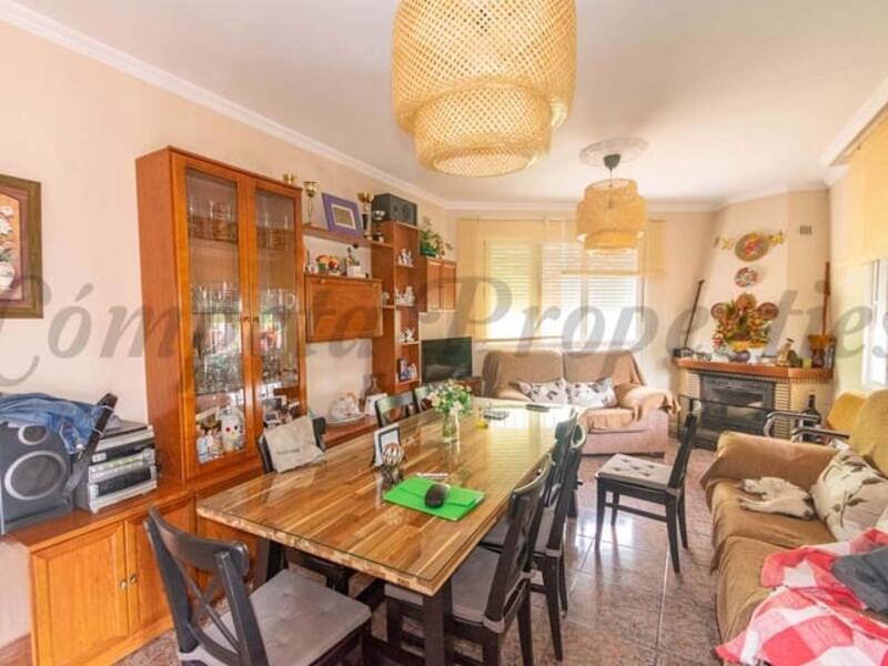 4 bedroom Villa for sale