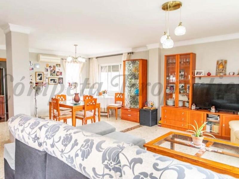 4 slaapkamer Gezinswoning Te koop