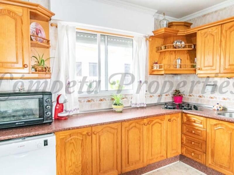 4 slaapkamer Gezinswoning Te koop