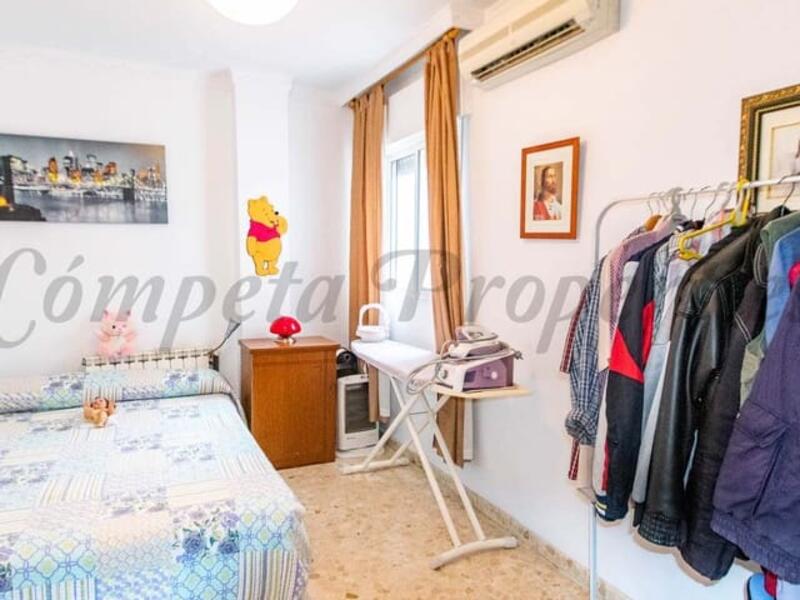 4 slaapkamer Gezinswoning Te koop