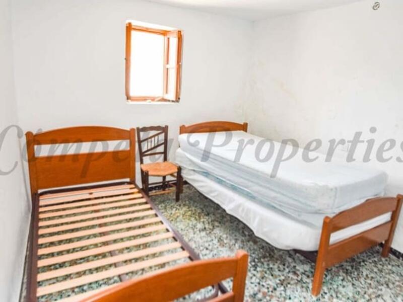 6 slaapkamer Gezinswoning Te koop