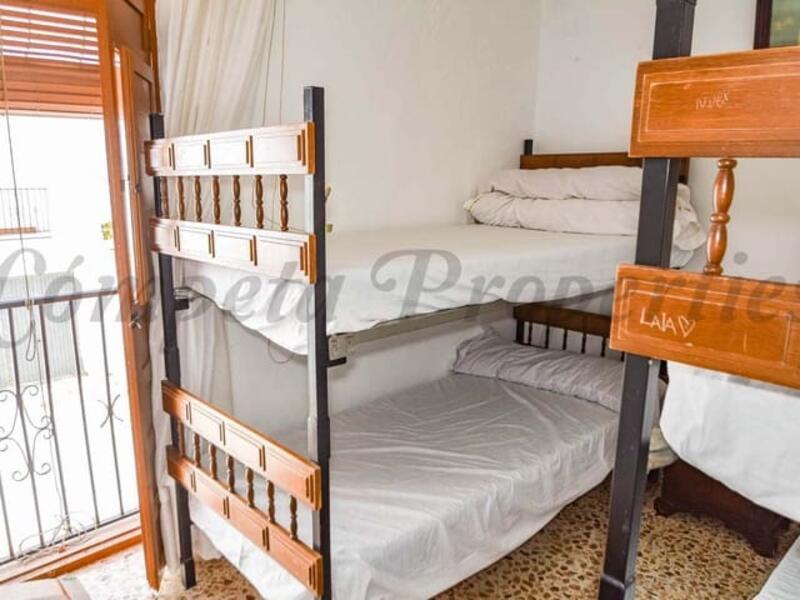 6 slaapkamer Gezinswoning Te koop