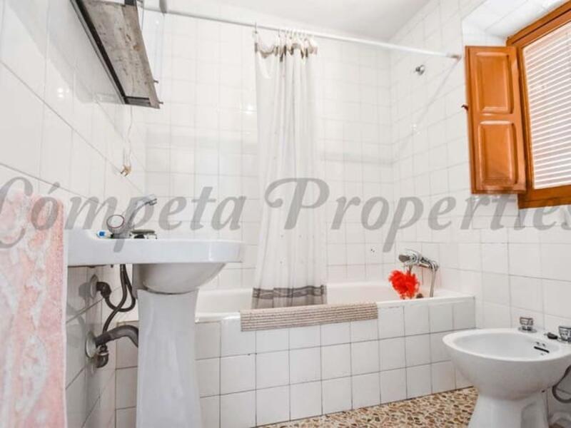 6 slaapkamer Gezinswoning Te koop