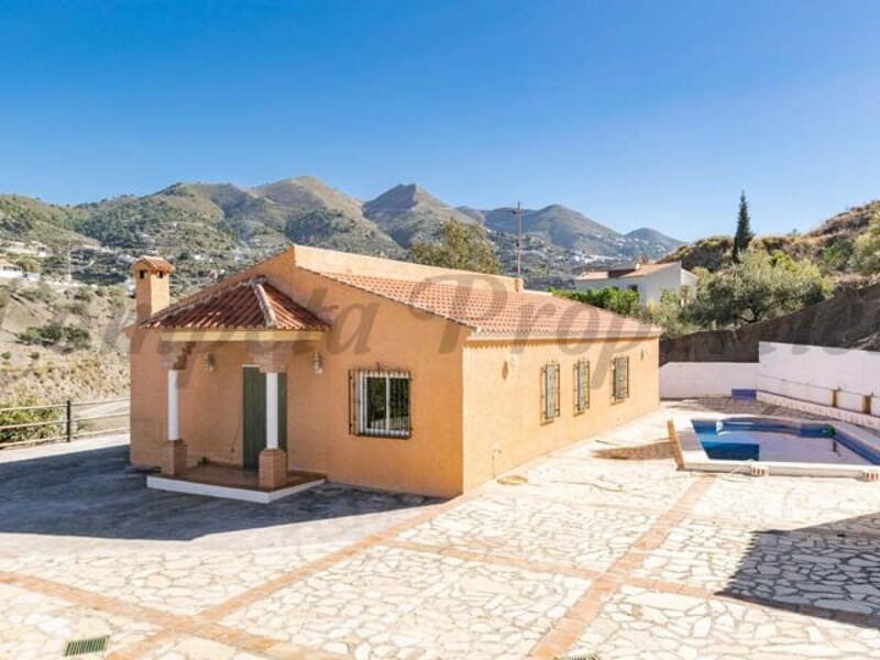 Villa för långsiktig hyra i Archez, Málaga