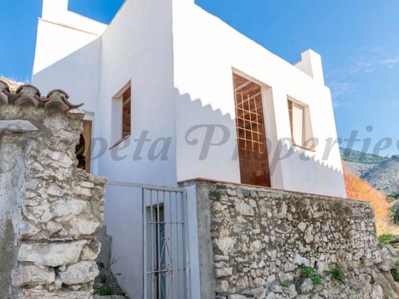 Gezinswoning Te koop in Sedella, Málaga