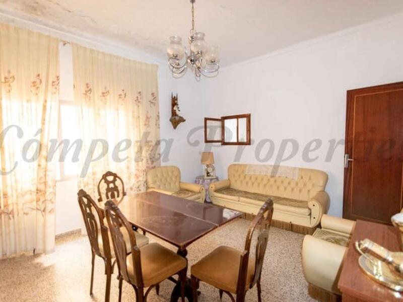 городская тюрьма продается в Torrox, Málaga
